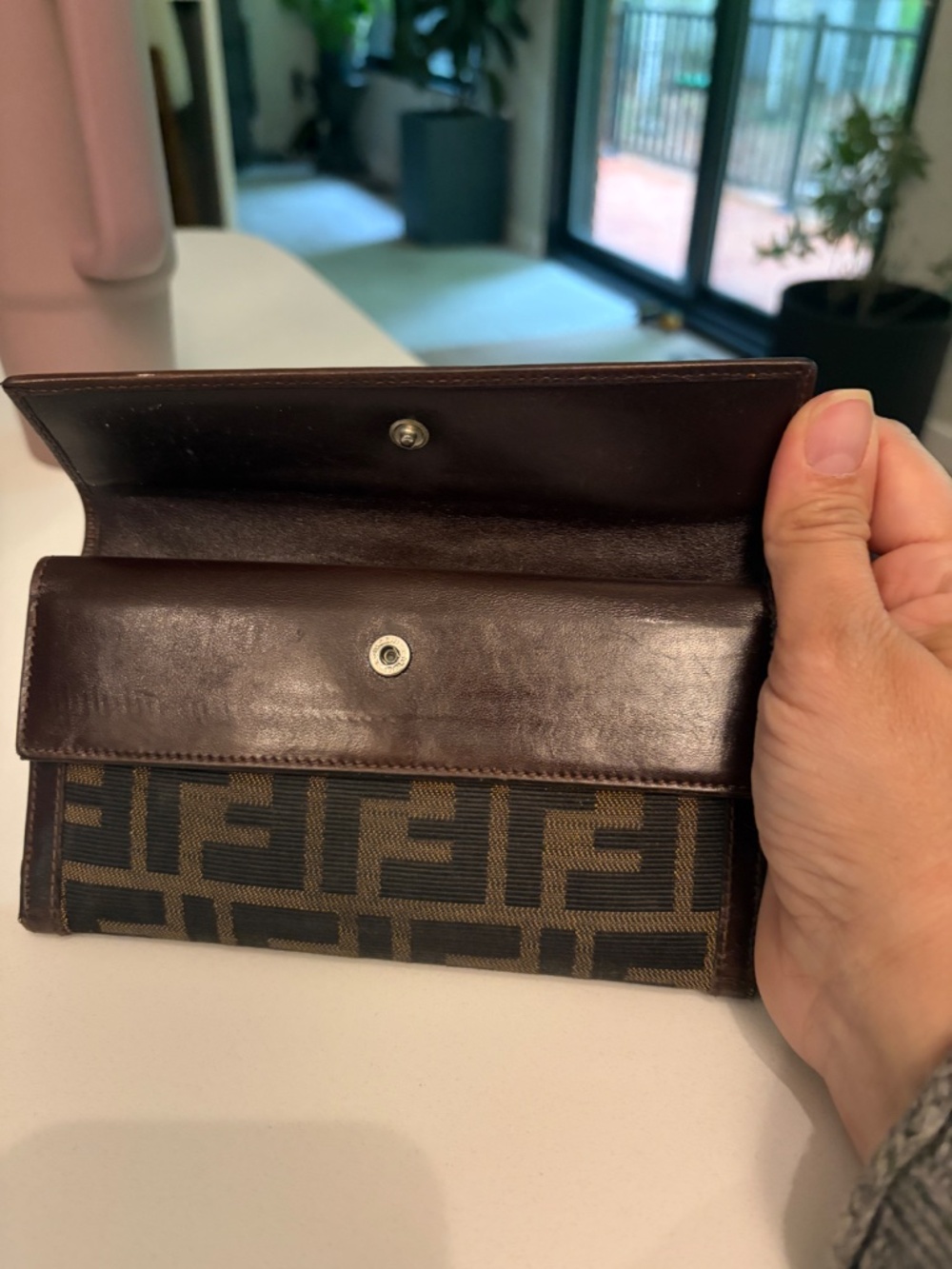 Fendi Zucca FF Monogram Compact Bifold Wallet – Black/Tobacco Canvas | Brown Lea - Picture 2 of 12
